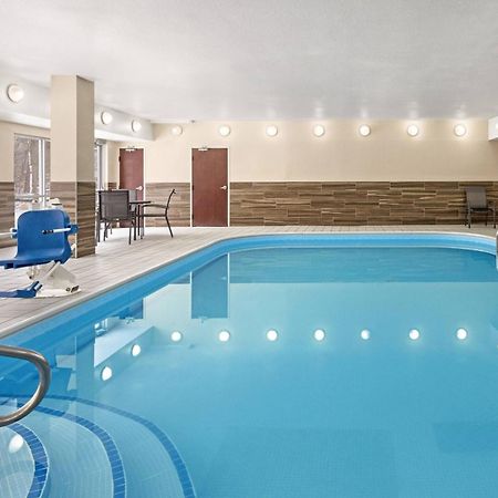 Fairfield Inn By Marriott Warren Niles Exterior photo