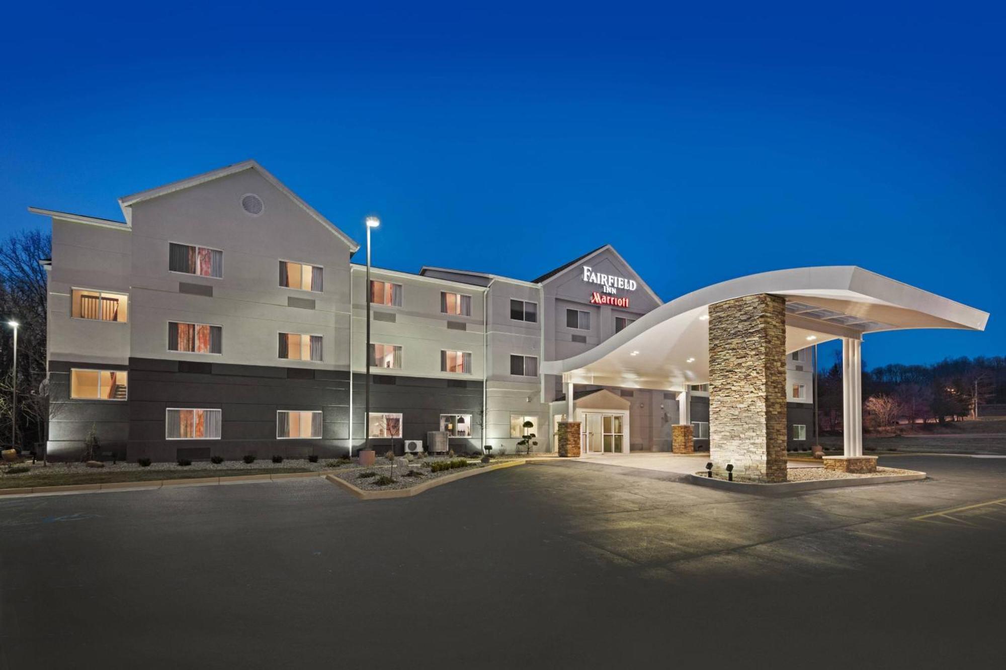 Fairfield Inn By Marriott Warren Niles Exterior photo