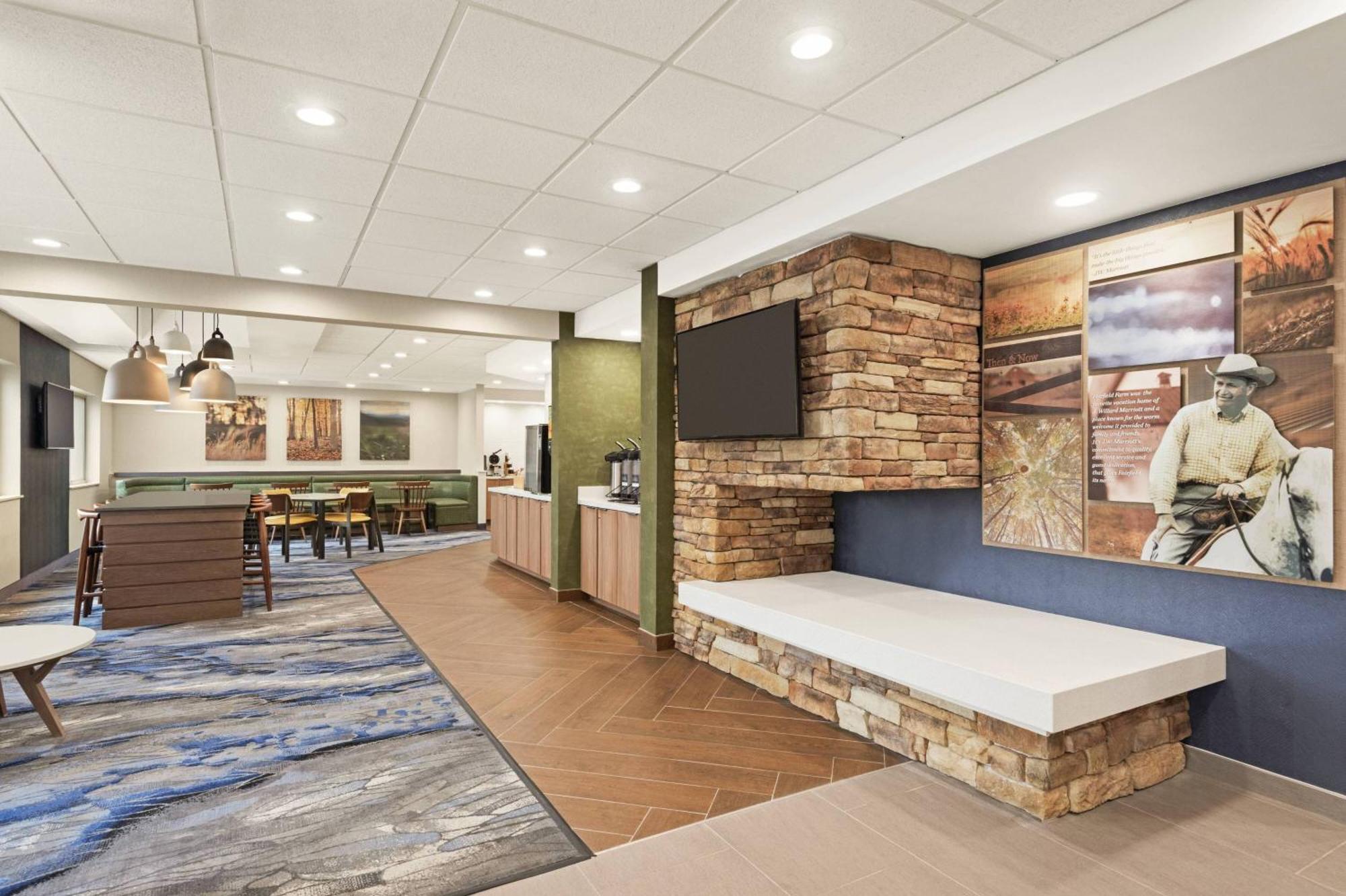 Fairfield Inn By Marriott Warren Niles Exterior photo