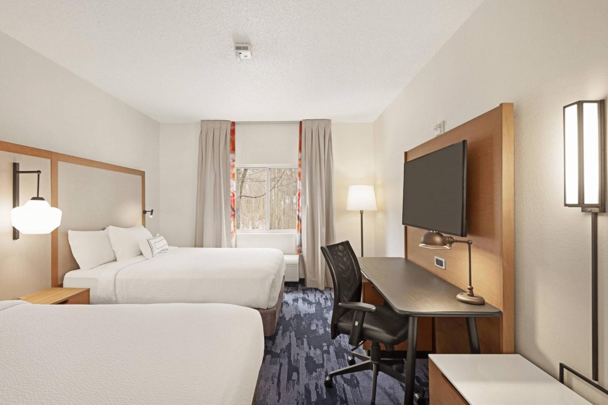 Fairfield Inn By Marriott Warren Niles Exterior photo