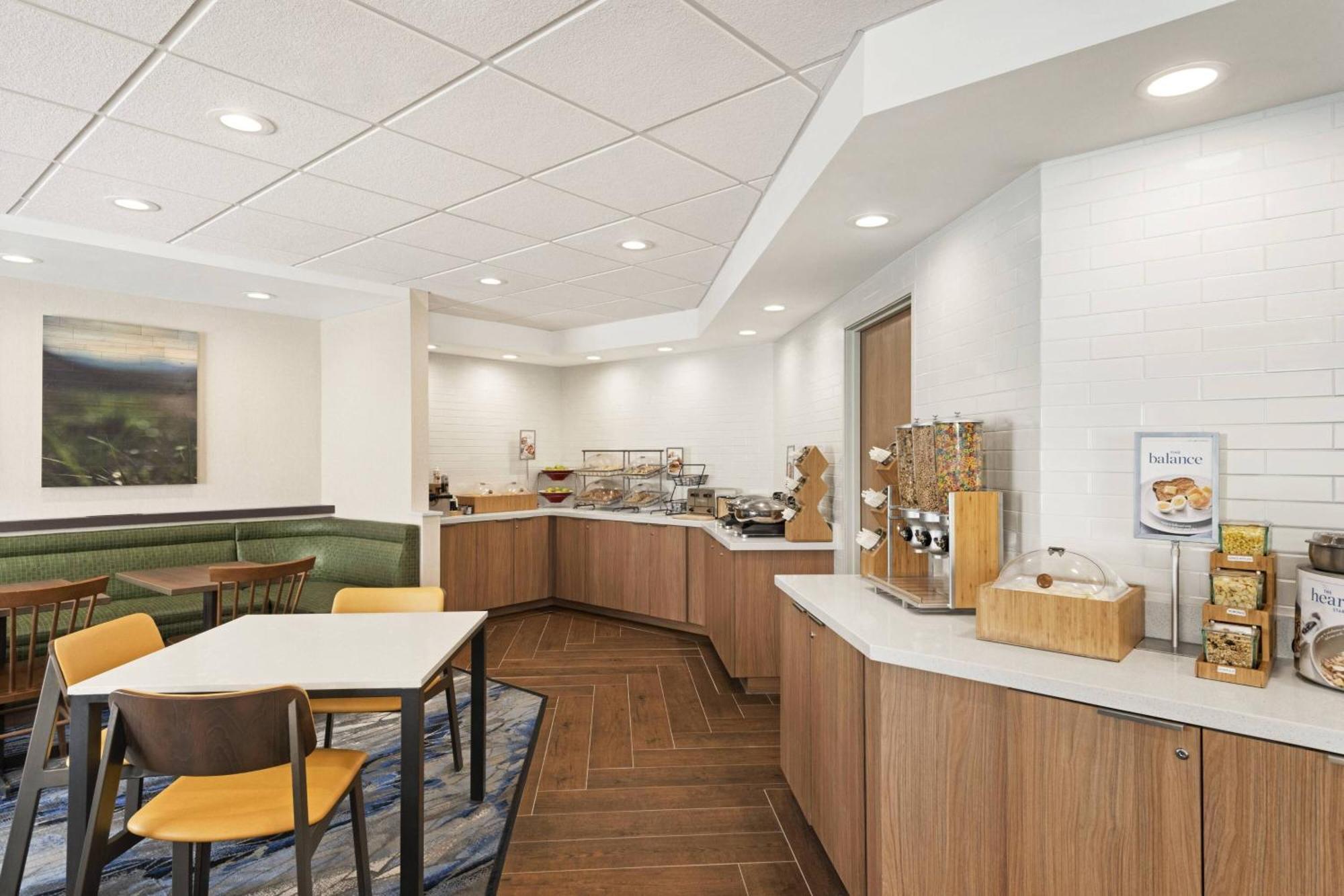 Fairfield Inn By Marriott Warren Niles Exterior photo
