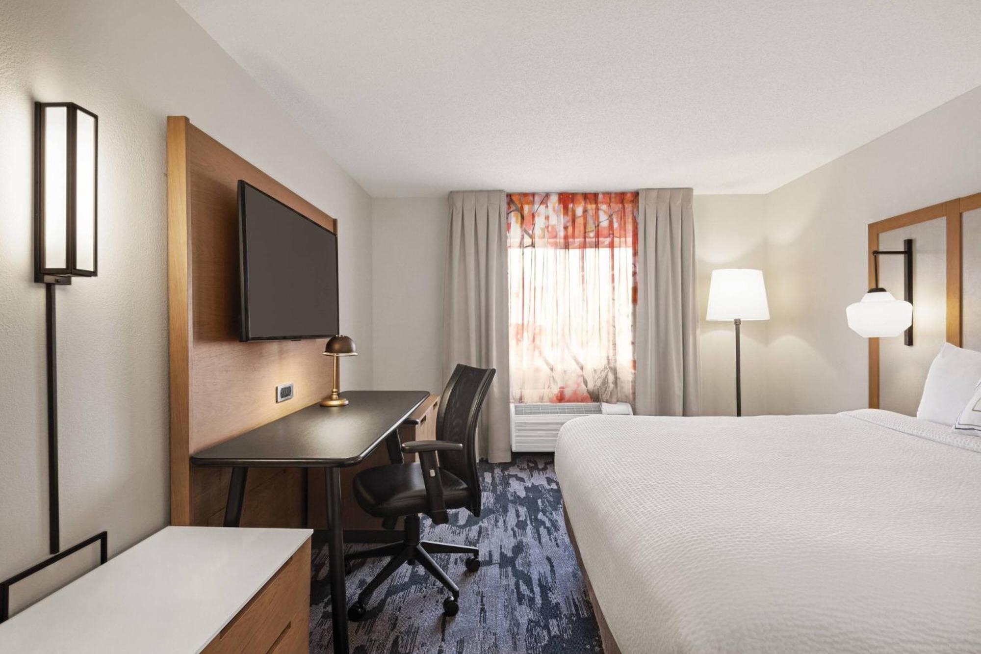 Fairfield Inn By Marriott Warren Niles Exterior photo