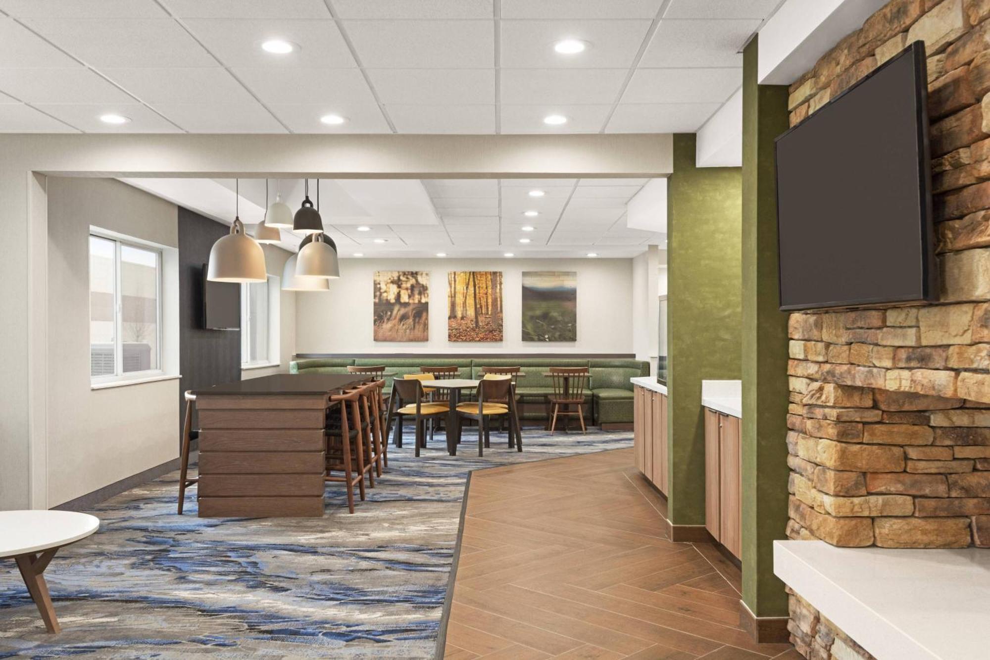Fairfield Inn By Marriott Warren Niles Exterior photo