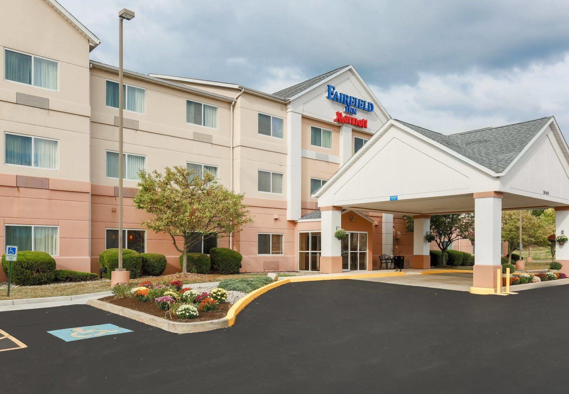 Fairfield Inn By Marriott Warren Niles Exterior photo