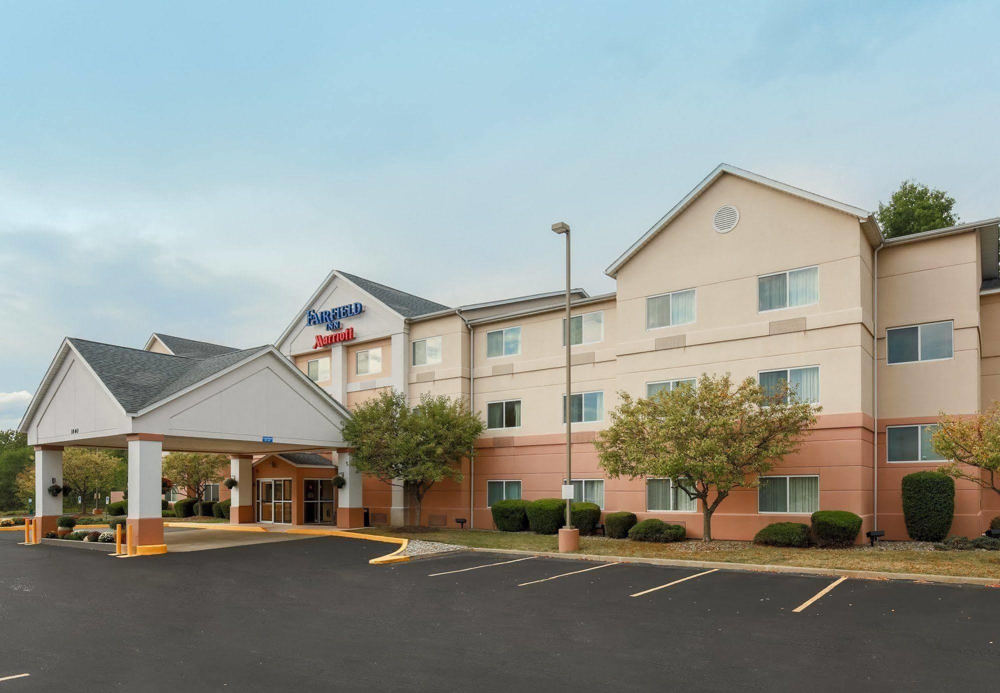 Fairfield Inn By Marriott Warren Niles Exterior photo