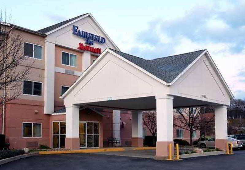 Fairfield Inn By Marriott Warren Niles Exterior photo