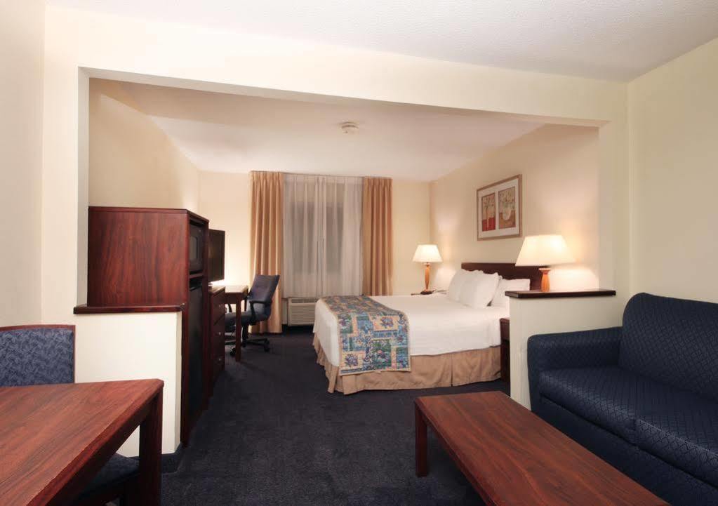 Fairfield Inn By Marriott Warren Niles Room photo