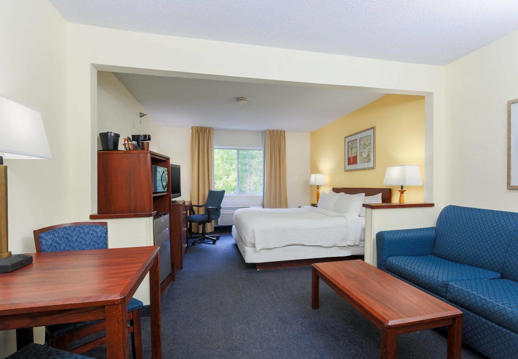 Fairfield Inn By Marriott Warren Niles Exterior photo